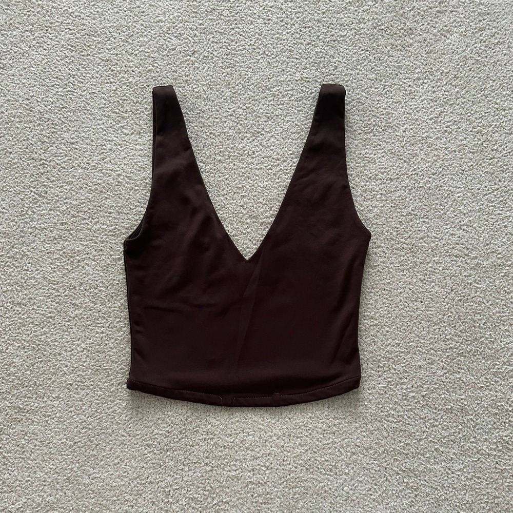 Aritzia Babaton Contour V Neck Tank size XS in Brown